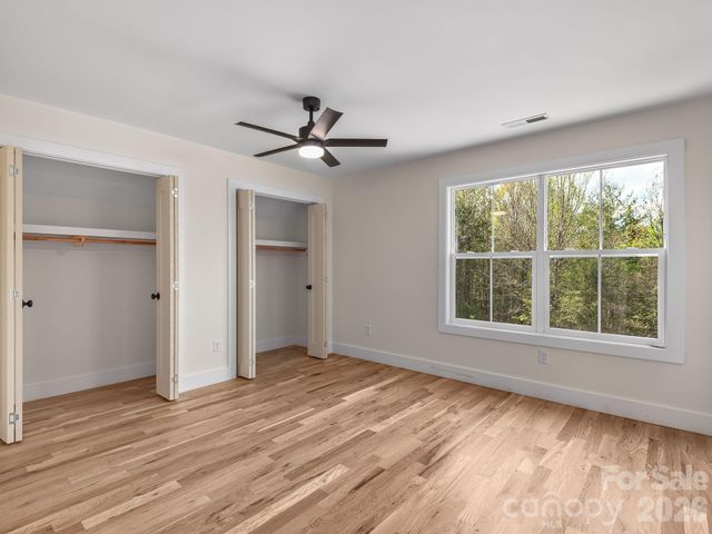94 Spicewood Road, Weaverville, NC 28787