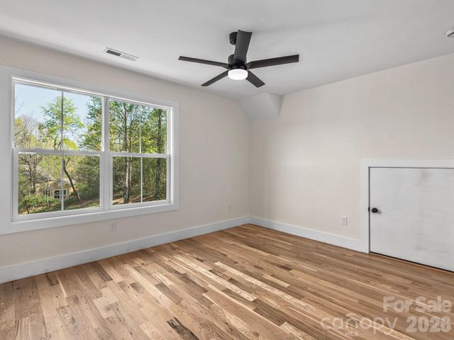 94 Spicewood Road, Weaverville, NC 28787