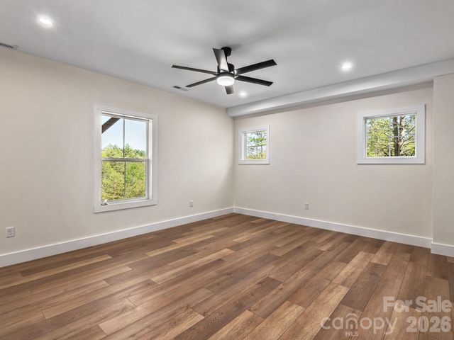 94 Spicewood Road, Weaverville, NC 28787