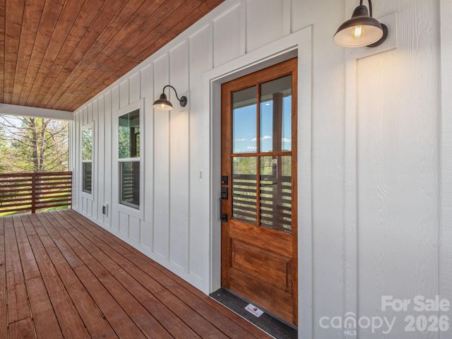 94 Spicewood Road, Weaverville, NC 28787