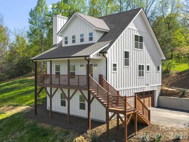 94 Spicewood Road, Weaverville, NC 28787