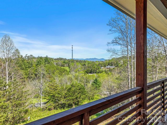94 Spicewood Road, Weaverville, NC 28787