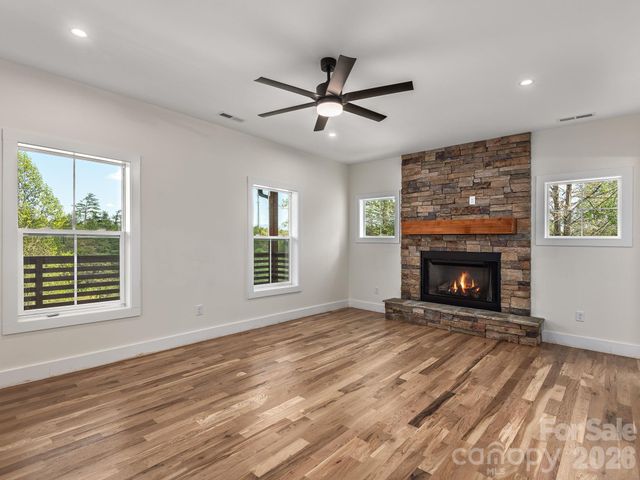 94 Spicewood Road, Weaverville, NC 28787