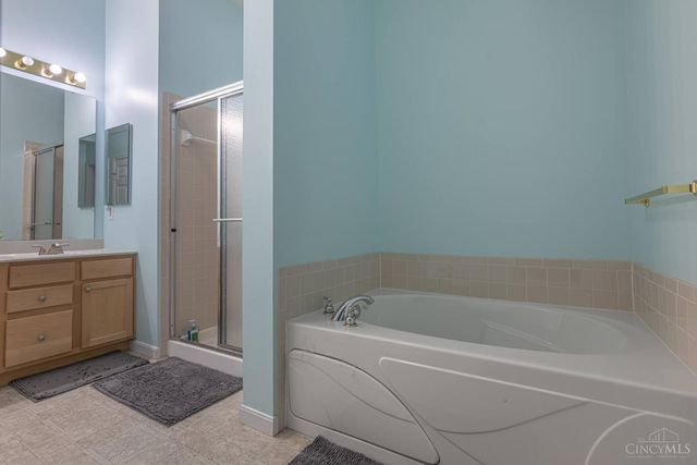 6552 Twin Lakes Drive, Mason, OH 45040