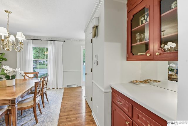 13905 Poppleton Circle, Omaha, NE 68144