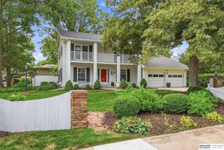 13905 Poppleton Circle, Omaha, NE 68144