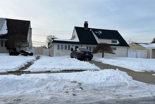 12 Wisteria Lane, Wantagh, NY 11793