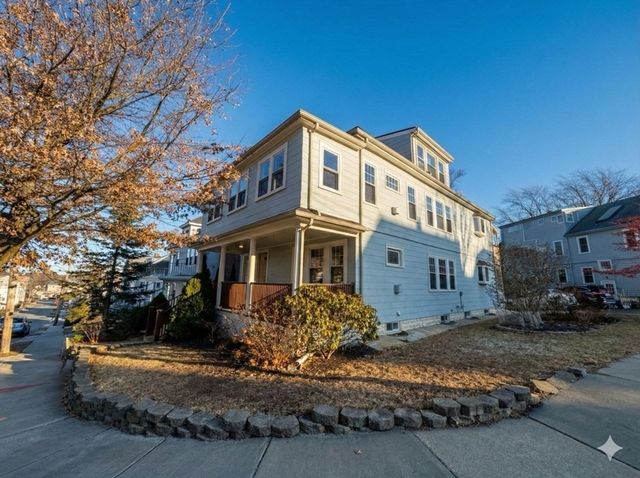 129 Hillside Rd. 1, Watertown, MA 02472