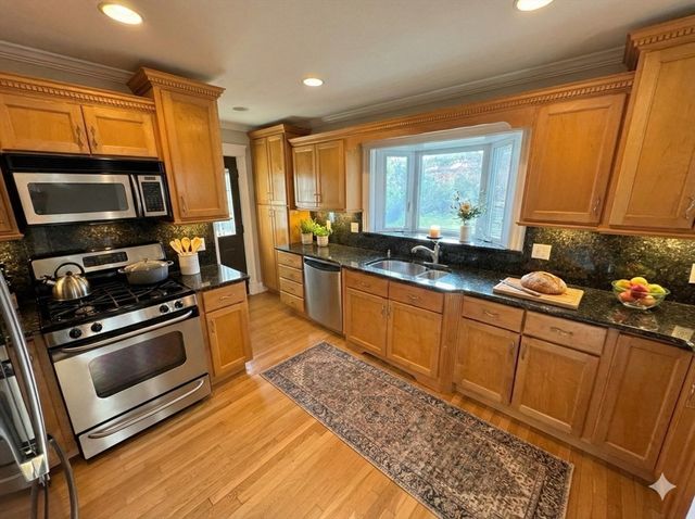 129 Hillside Rd. 1, Watertown, MA 02472