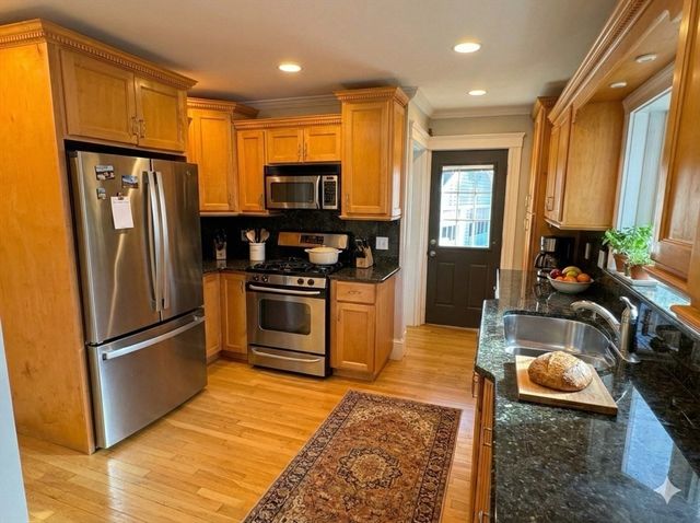 129 Hillside Rd. 1, Watertown, MA 02472