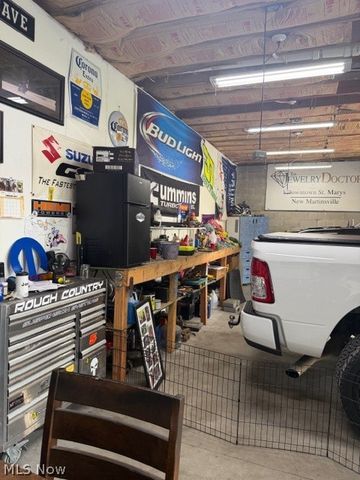 64 Viscose Road, Parkersburg, WV 26101