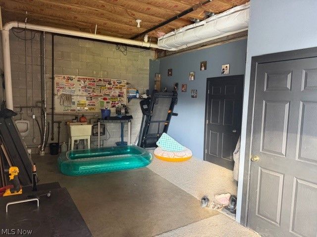 64 Viscose Road, Parkersburg, WV 26101