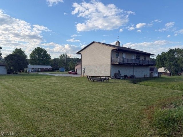 64 Viscose Road, Parkersburg, WV 26101