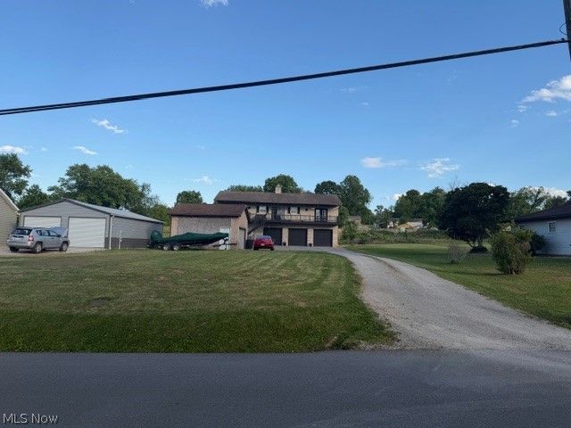 64 Viscose Road, Parkersburg, WV 26101