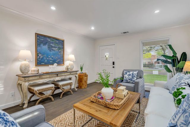 6514 Kenwell Street, Dallas, TX 75209