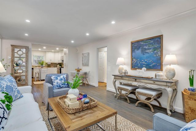 6514 Kenwell Street, Dallas, TX 75209