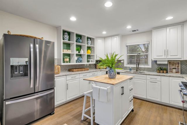 6514 Kenwell Street, Dallas, TX 75209