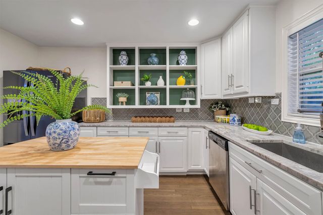 6514 Kenwell Street, Dallas, TX 75209