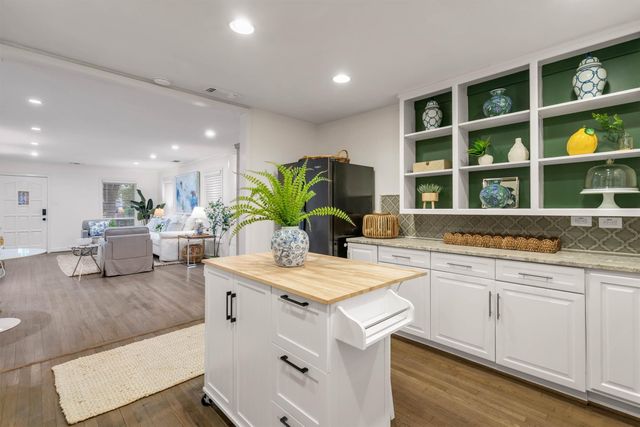 6514 Kenwell Street, Dallas, TX 75209