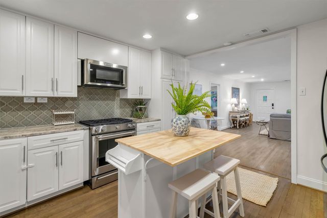 6514 Kenwell Street, Dallas, TX 75209