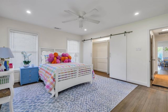 6514 Kenwell Street, Dallas, TX 75209