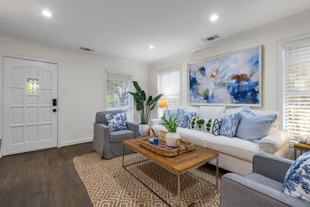 6514 Kenwell Street, Dallas, TX 75209