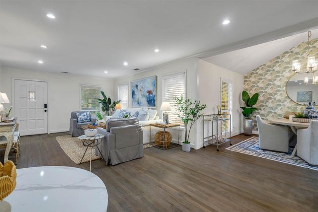 6514 Kenwell Street, Dallas, TX 75209