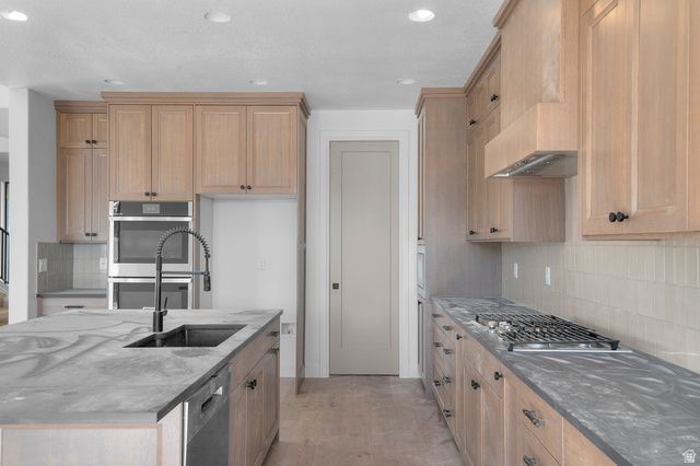 34 S PRESTON ST, Kaysville, UT 84037