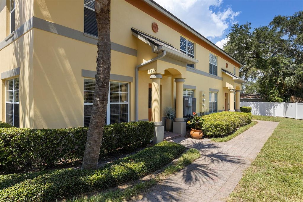 3852 MANDALAY DRIVE, St Petersburg, FL 33705