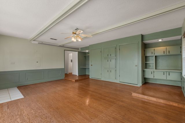 402 N FM 369, Pleasant Valley, TX 76367