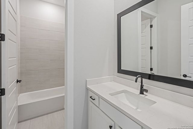 257 Lawrence Drive, Castroville, TX 78009