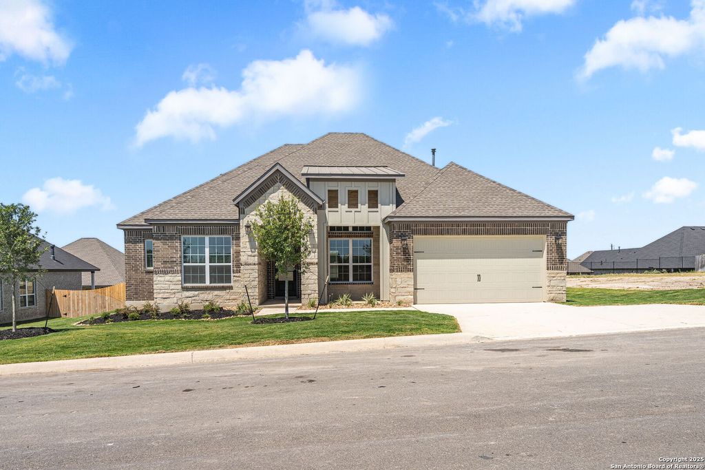 257 Lawrence Drive, Castroville, TX 78009