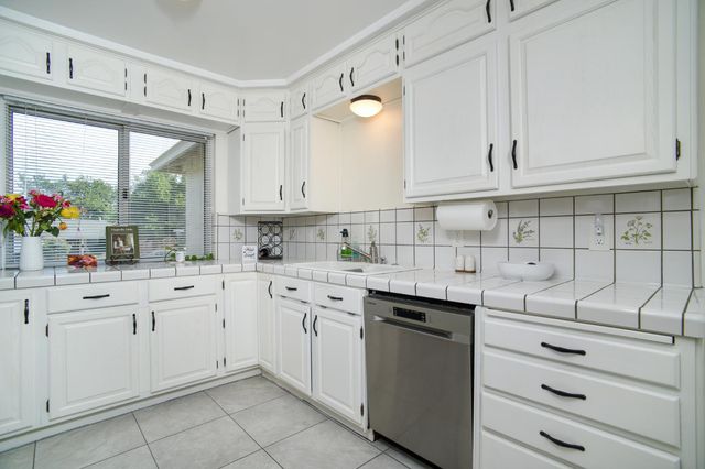6820 Admiral Ave, Fair Oaks, CA 95628