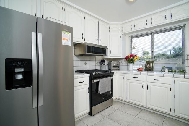 6820 Admiral Ave, Fair Oaks, CA 95628