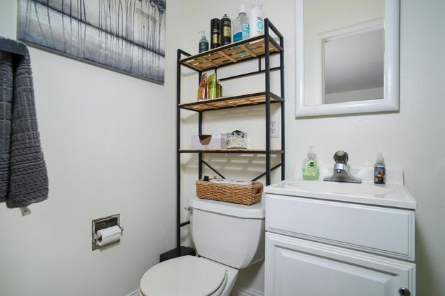 6820 Admiral Ave, Fair Oaks, CA 95628
