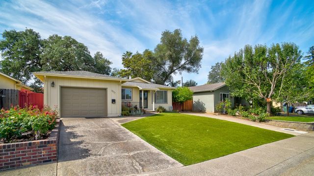 6820 Admiral Ave, Fair Oaks, CA 95628