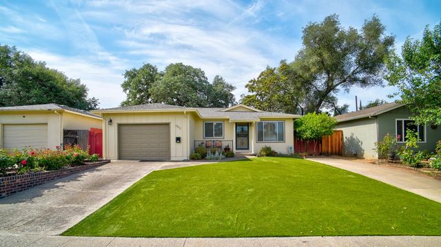 6820 Admiral Ave, Fair Oaks, CA 95628