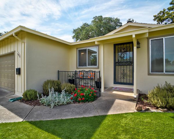 6820 Admiral Ave, Fair Oaks, CA 95628