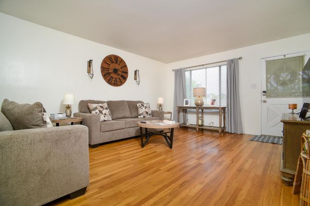 6820 Admiral Ave, Fair Oaks, CA 95628