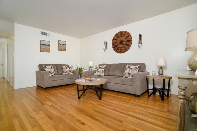 6820 Admiral Ave, Fair Oaks, CA 95628