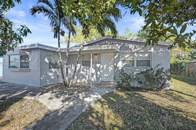 307 NW 11th Ave, Delray Beach, FL 33444