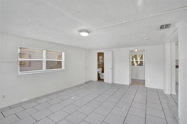 307 NW 11th Ave, Delray Beach, FL 33444