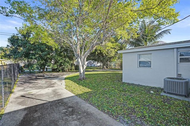 307 NW 11th Ave, Delray Beach, FL 33444