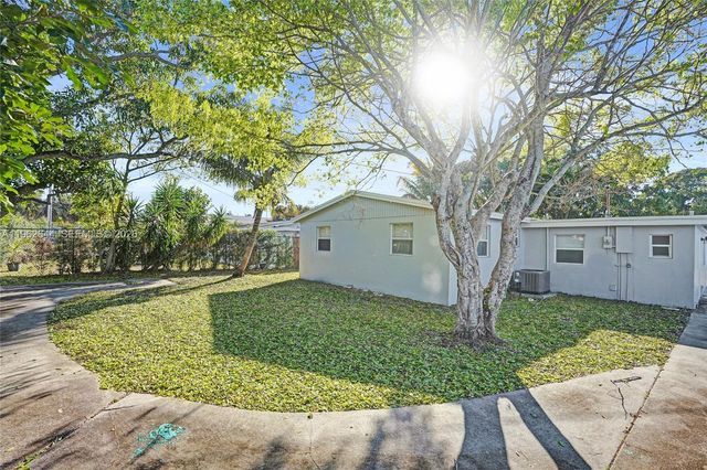 307 NW 11th Ave, Delray Beach, FL 33444