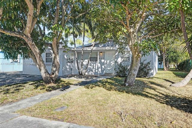 307 NW 11th Ave, Delray Beach, FL 33444