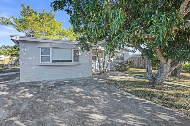307 NW 11th Ave, Delray Beach, FL 33444