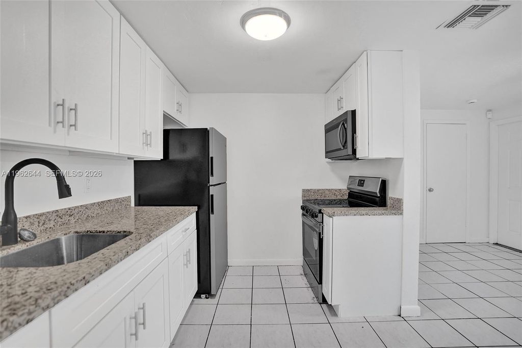 307 NW 11th Ave, Delray Beach, FL 33444