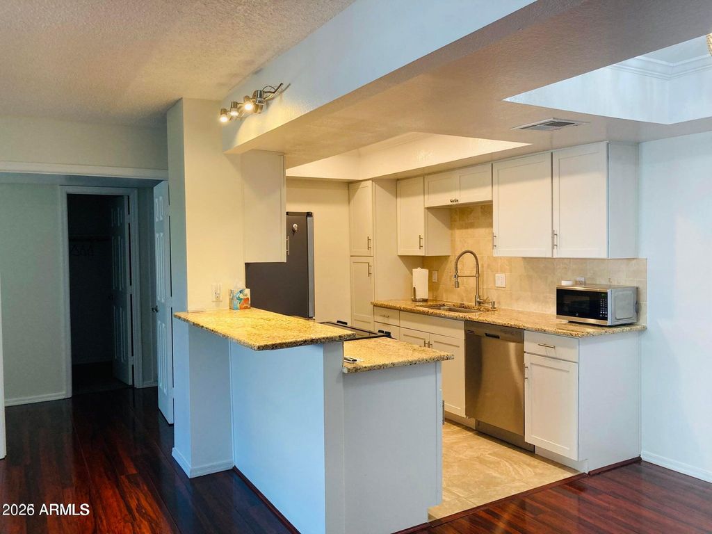 7557 N DREAMY DRAW Drive 276, Phoenix, AZ 85020 — photo 4