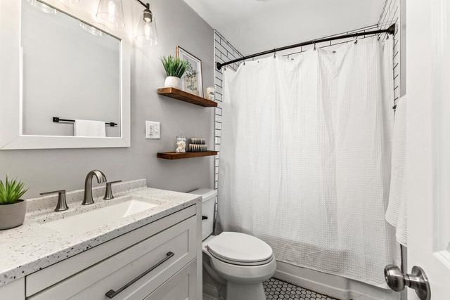 112 E Henry Clay STREET, Whitefish Bay, WI 53217