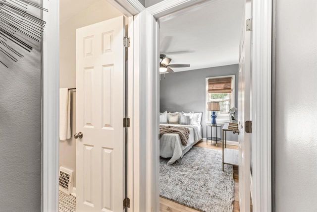 112 E Henry Clay STREET, Whitefish Bay, WI 53217